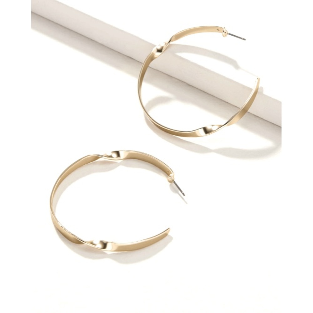 Stella & Dot Delicate Twist Earrings